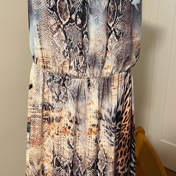 Venus chain strap Maxi Dress NWOT - Picture 5 of 13